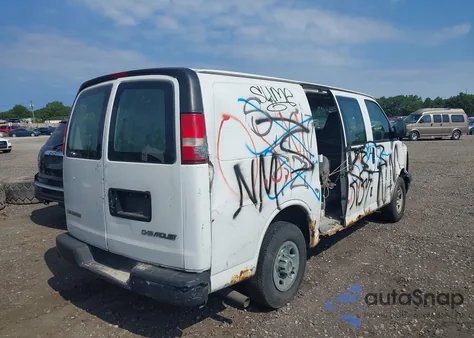 2005 Chevrolet Express z USA, uszkodzony, nr VIN 1GCGG25V051154199